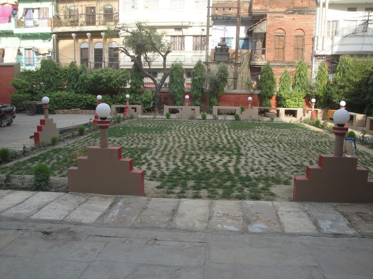 Balaji Palace Varanasi Exteriör bild